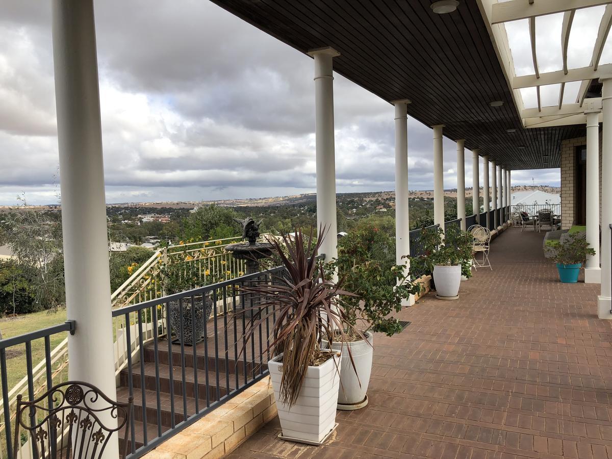 Fairway Manor Accommodation Northam Exterior photo